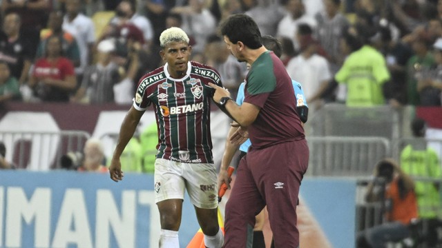 Atlético-MG goleia Flamengo por 3 x 0 no Maraca e encosta no Palmeiras