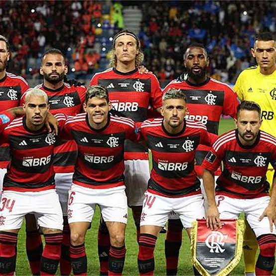 Flamengo se salva com pênalti no final, empata com São Paulo